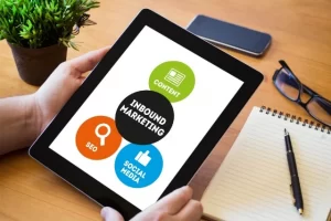 tablet com a palavra inbound marketing na tela