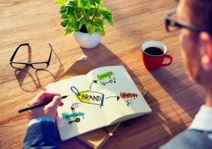 Qual a diferença entre marketing e branding? Vamos diferenciar de uma maneira bem sucinta marketing e branding.